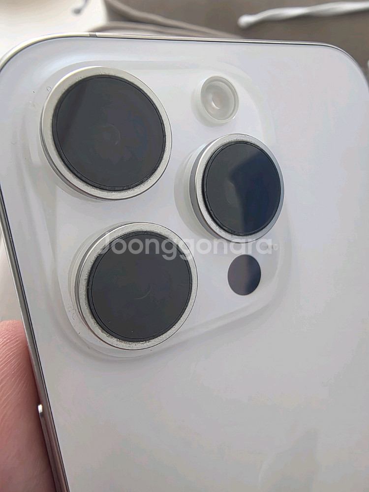 아이폰16프로 256GB 화이트 티타늄 배터리 100%--1