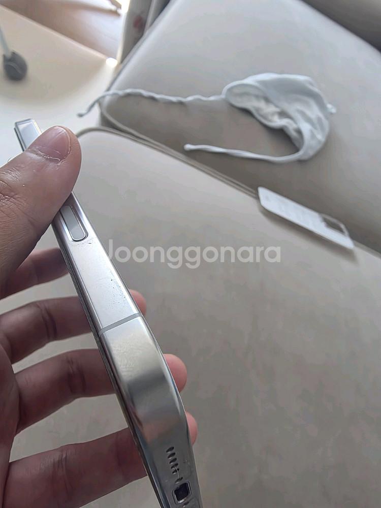 아이폰16프로 256GB 화이트 티타늄 배터리 100%--5