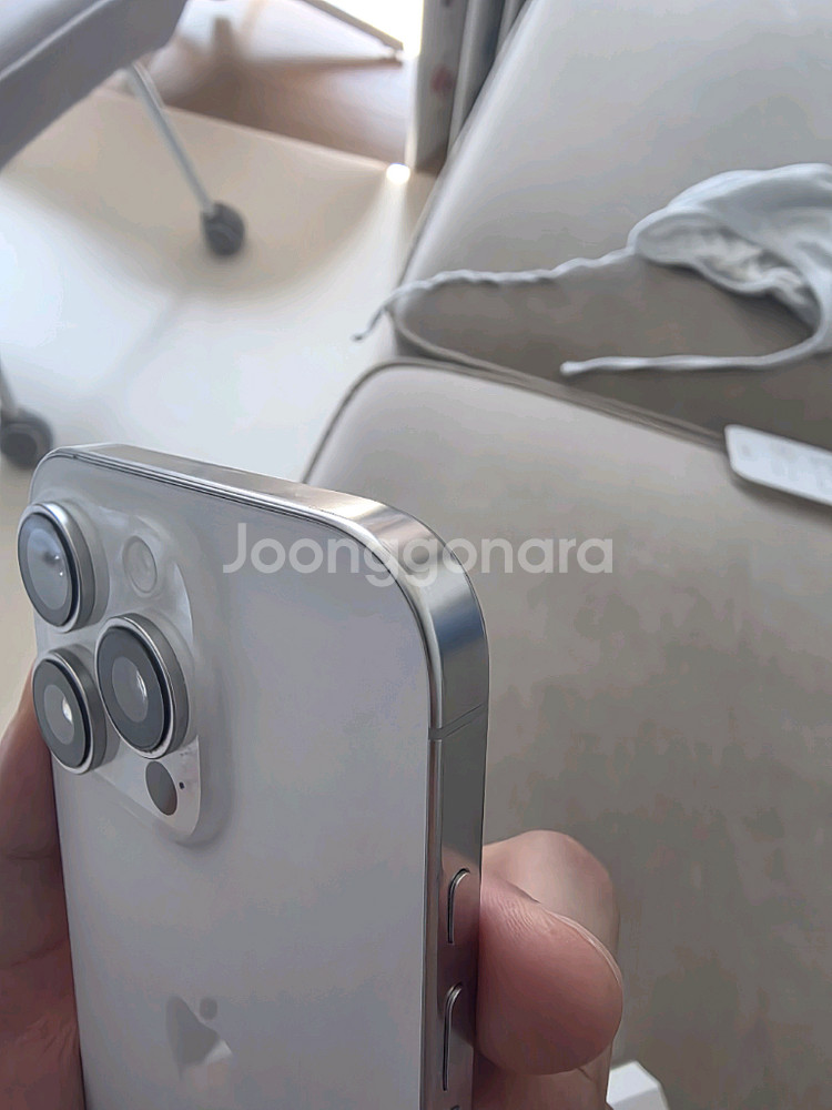 아이폰16프로 256GB 화이트 티타늄 배터리 100%--3