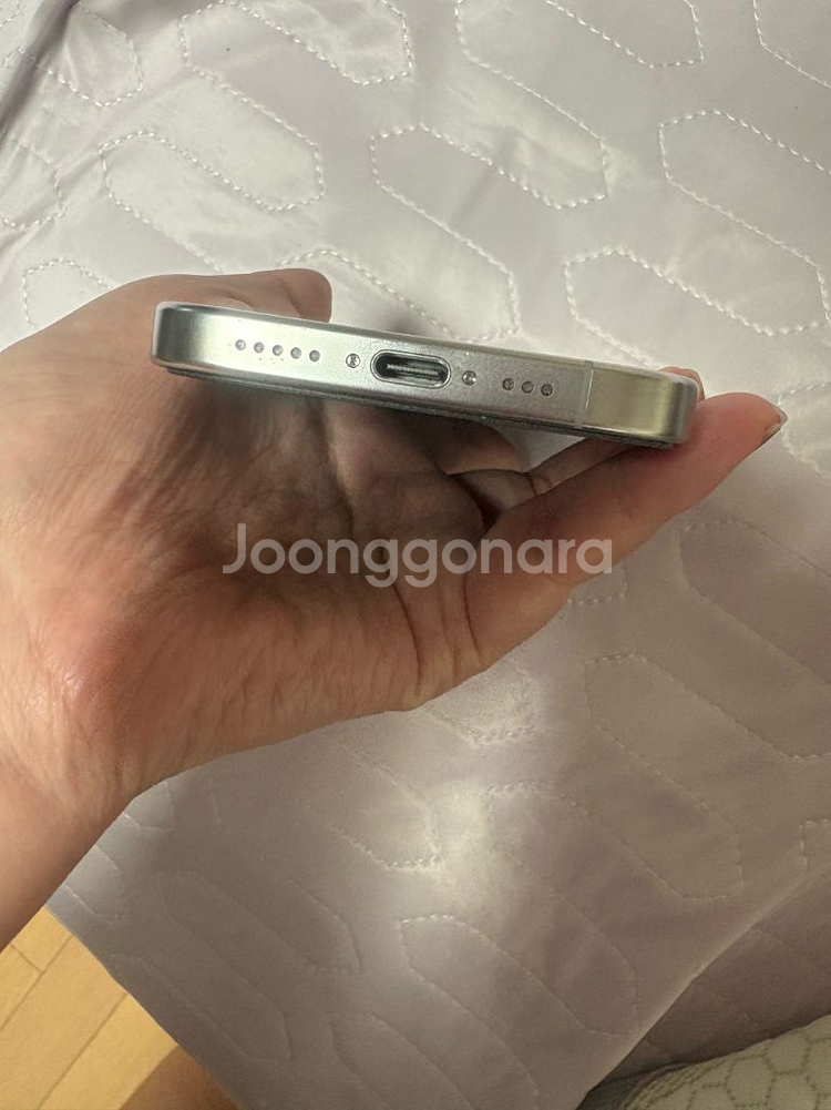 아이폰16프로 128기가 화이트 티타늄 배터리 100--1