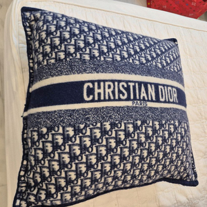 디올 Dior 오블리크 캐시미어쿠션 팝니다