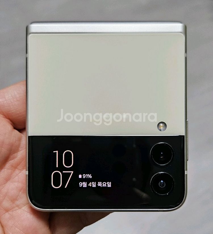 갤럭시 Z플립3 크림 256GB 싸게 팝니다.--2