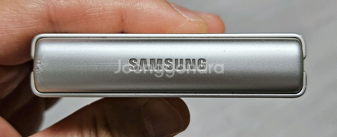 갤럭시 Z플립3 크림 256GB 싸게 팝니다.--4