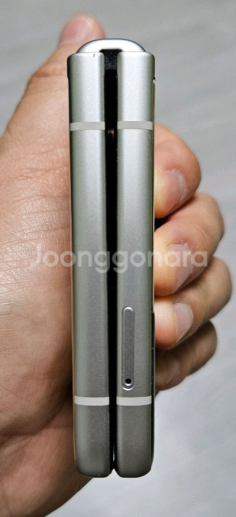 갤럭시 Z플립3 크림 256GB 싸게 팝니다.--7
