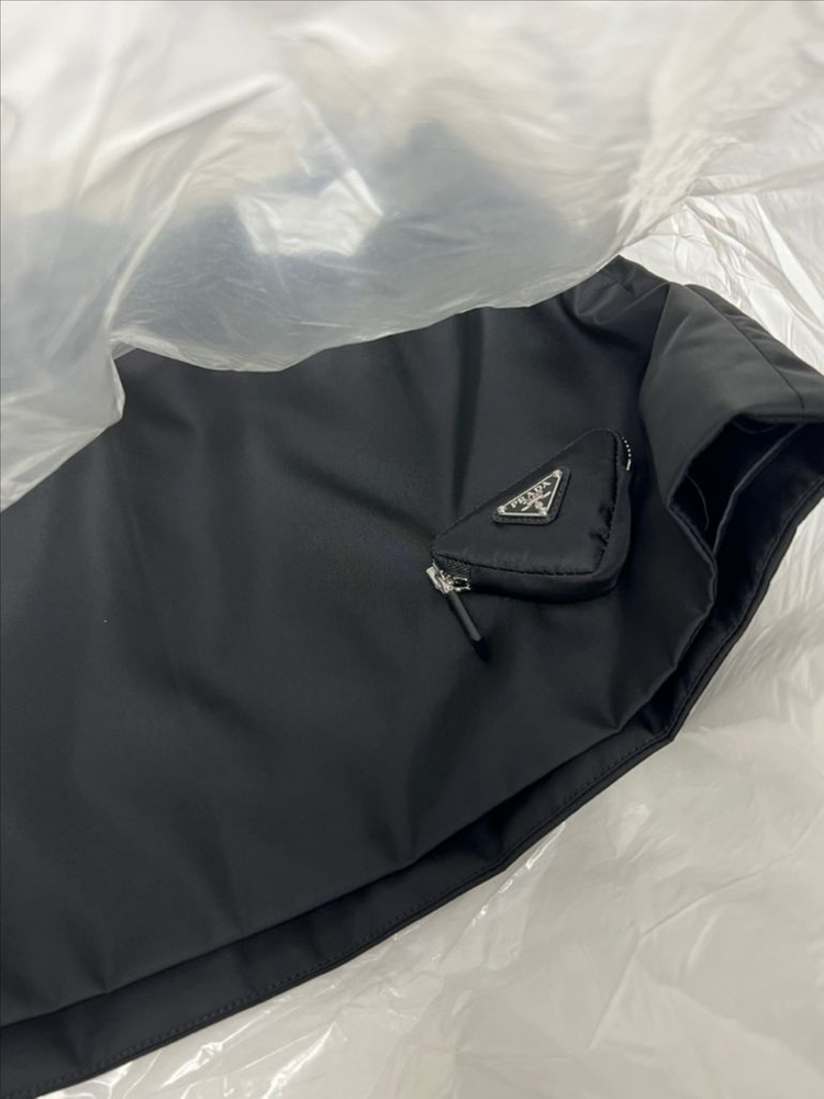 (새상품) 프라다 리나일론 삼각로고 파우치 스커트 40--6