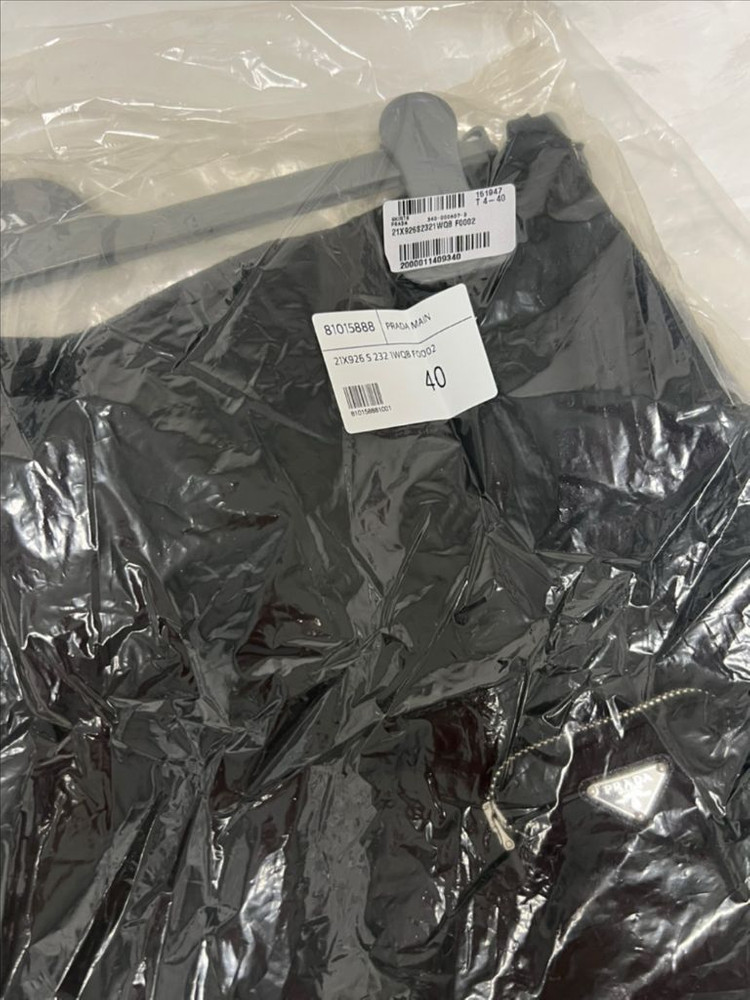 (새상품) 프라다 리나일론 삼각로고 파우치 스커트 40--5