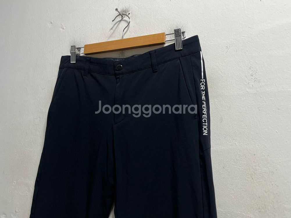 31-32 데상트 기능성 스판 바지--1