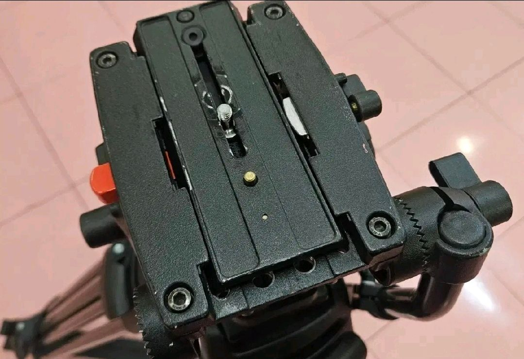 맨프로토 시네마삼각대 유압식 515MVB + 516헤드 이미지