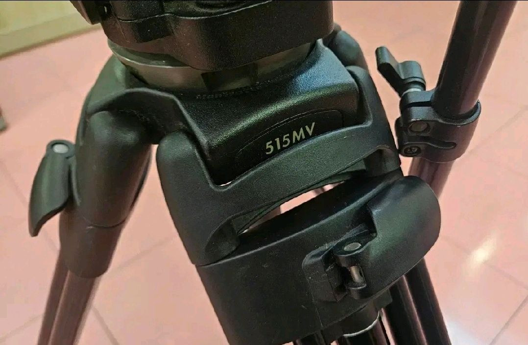 맨프로토 시네마삼각대 유압식 515MVB + 516헤드 이미지