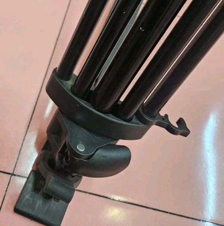 맨프로토 시네마삼각대 유압식 515MVB + 516헤드 이미지