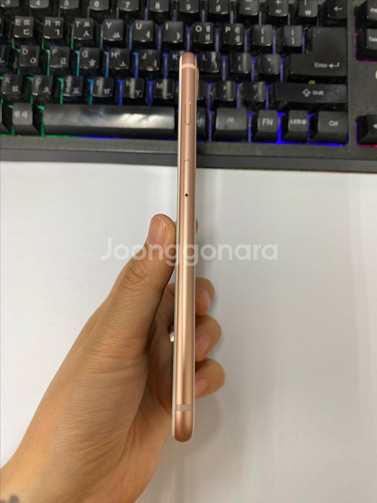 아이폰8플러스 로즈골드 외관깔끔 64GB 배터리100%--5