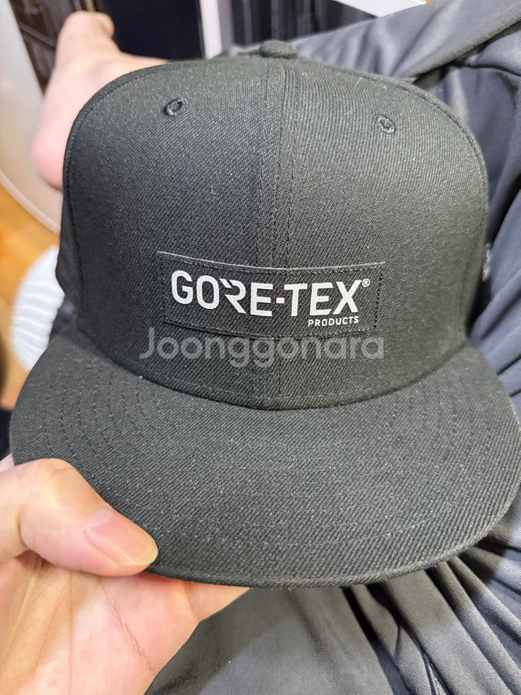 아웃도어 고어텍스 리플렉티브 로고 피티드캡--0