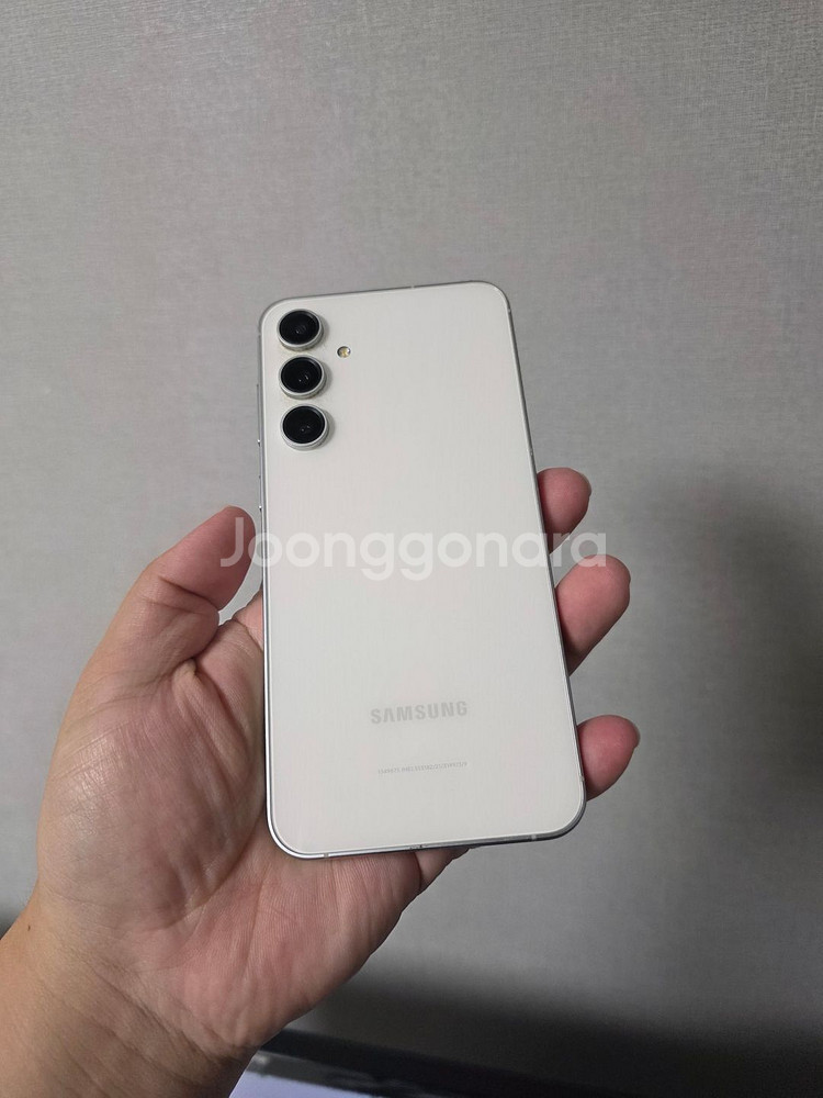 갤럭시 S23FE 화이트 256기가 SS급 팔아요~--1