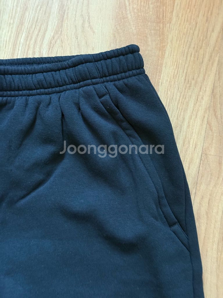 나이키 플리스 기모 면소재 반바지 팝니다--2