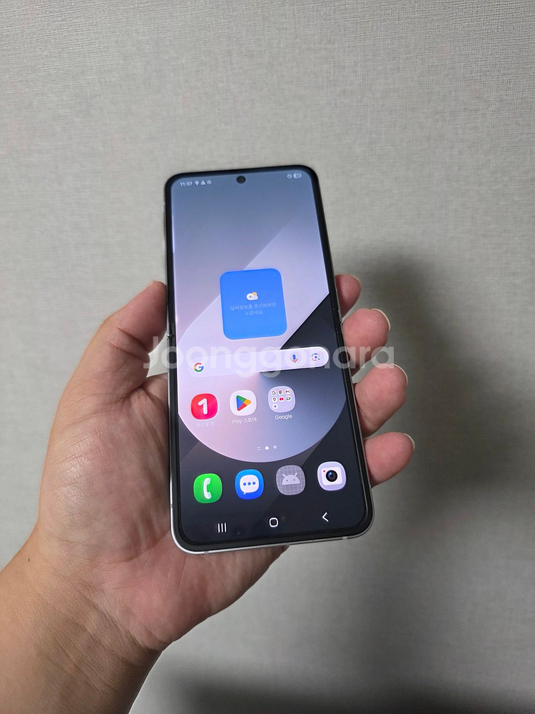 갤럭시 Z플립6 실버 256기가 A급 팝니다--0