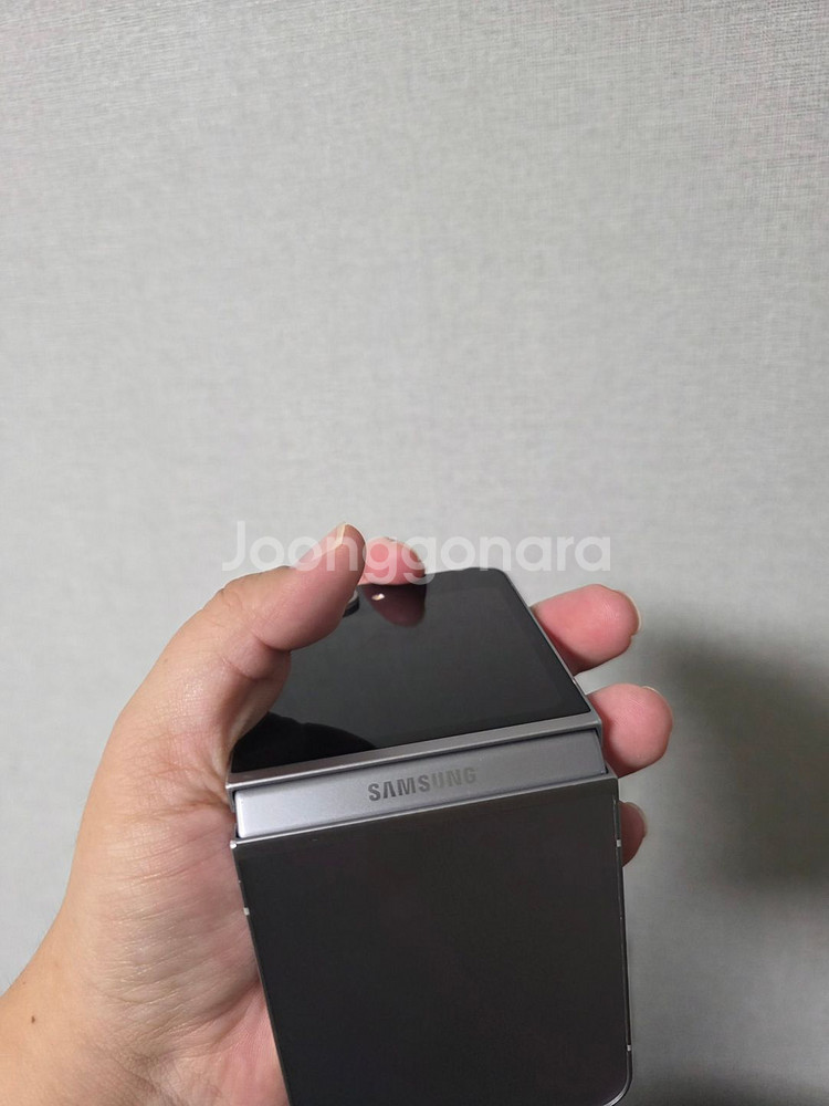 갤럭시 Z플립6 실버 256기가 A급 팝니다--6