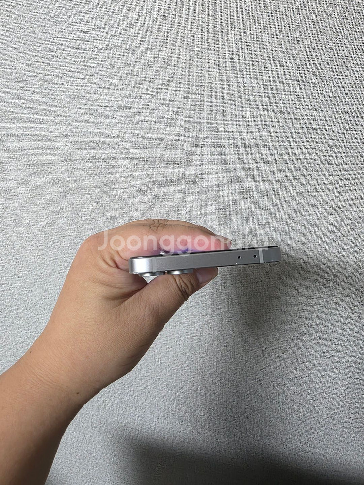 갤럭시 Z플립6 실버 256기가 A급 팝니다--4