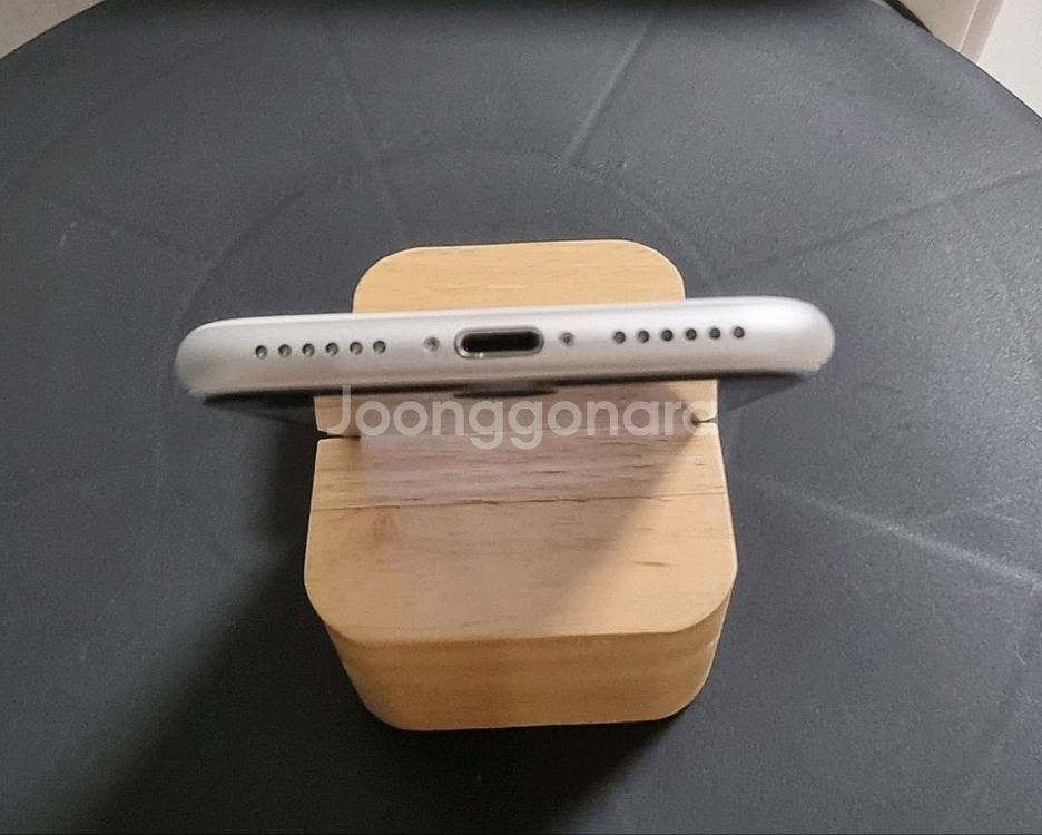 아이폰 SE3 스타라이트 64G 판매합니다!(선물용)--5