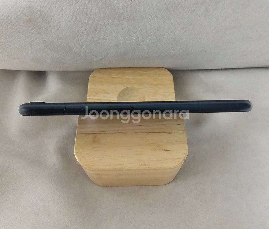 아이폰 SE3 미드나이트 128G 판매합니다!(선물용)--3