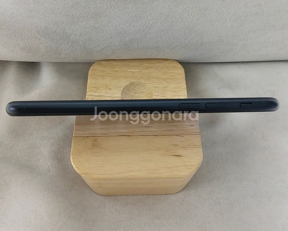 아이폰 SE3 미드나이트 128G 판매합니다!(선물용)--2