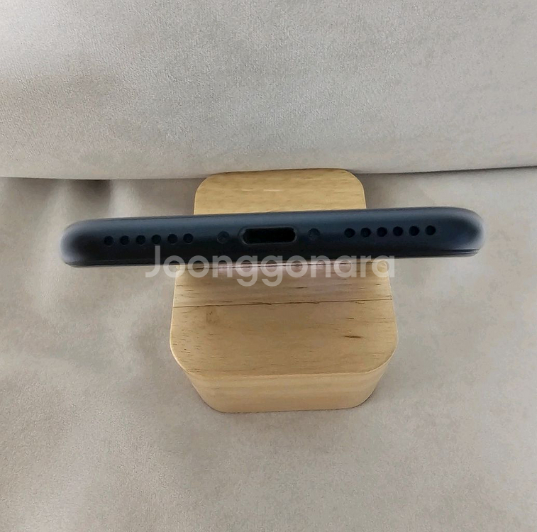 아이폰 SE3 미드나이트 128G 판매합니다!(선물용)--5