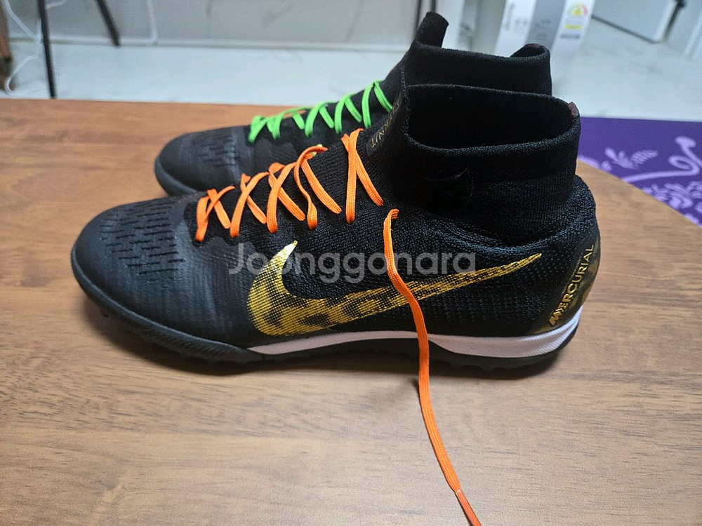 나이키 머큐리얼 풋살화 265 a급 판매합니다.--1