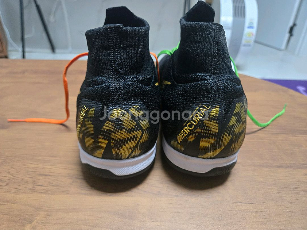 나이키 머큐리얼 풋살화 265 a급 판매합니다.--2