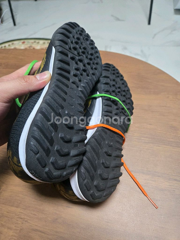 나이키 머큐리얼 풋살화 265 a급 판매합니다.--3