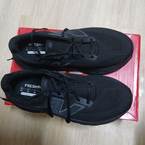 뉴발란스 1080 v14 2e 팔아요