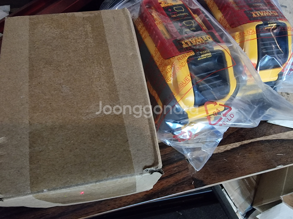 디월트 60v플렉스볼트배터리 9a팝니다.dcb609--0