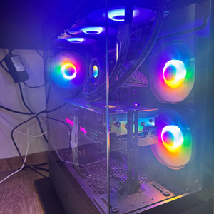 7800x3D 4080 컴퓨터 본체 팝니다.