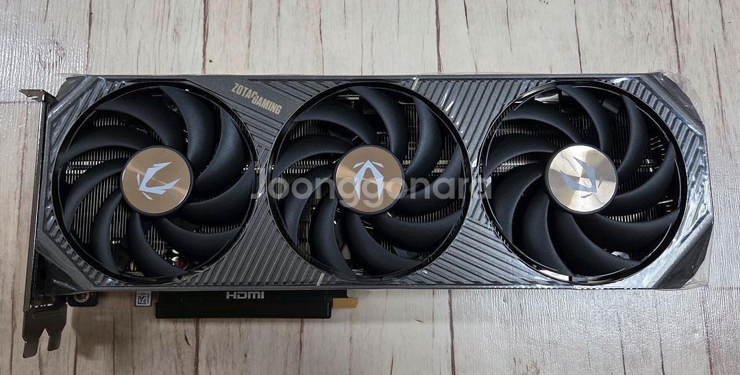 조텍 RTX 5070 단순개봉품 팝니다.--2