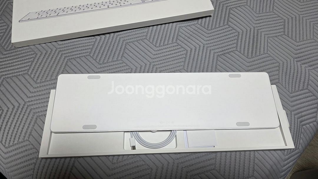 애플 매직키보드 터치ID 숫자패드(화이트)--2