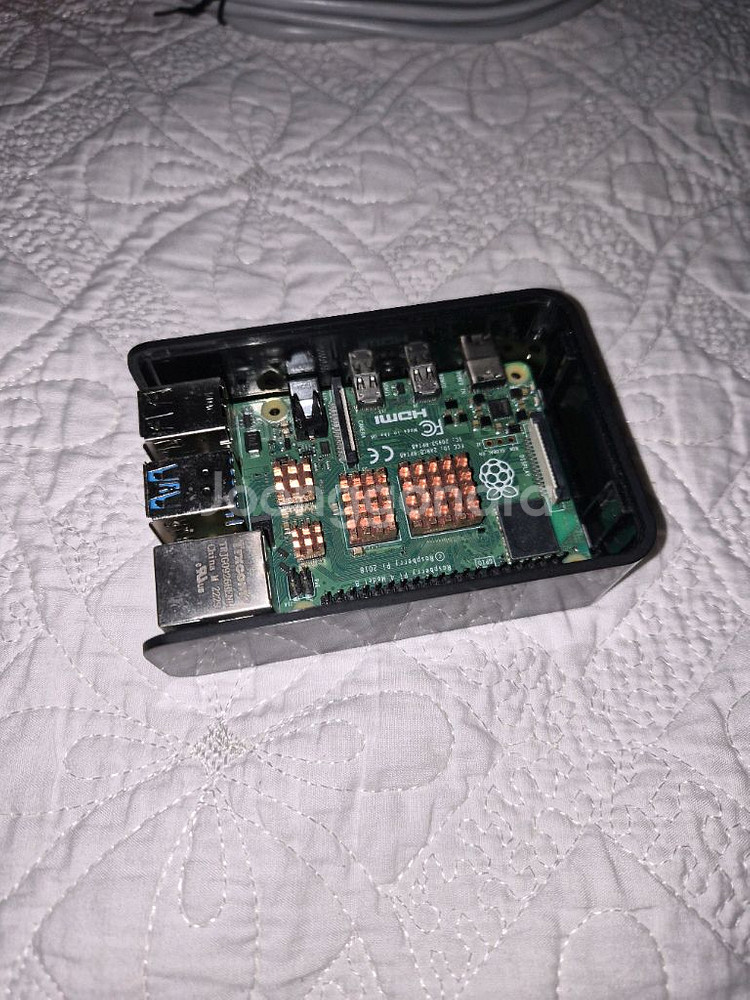 라즈베리파이 4 모델 b 2gb 키트 팝니다.--2