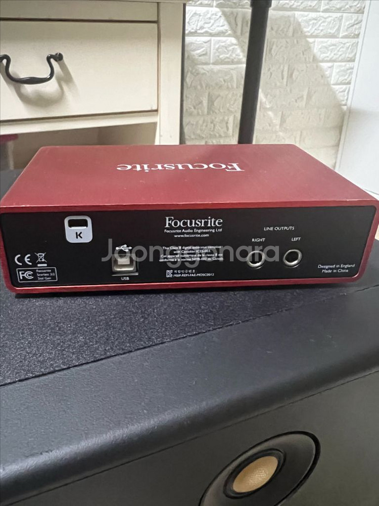 Focusrite Scaelett 2i2--1