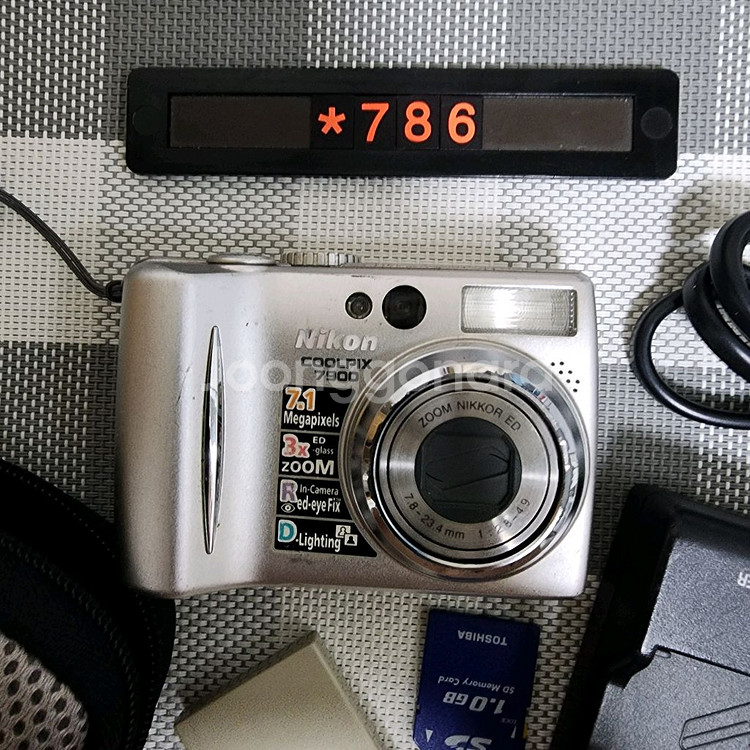 니콘 쿨픽스 7900 디지털카메라 파우치포함--1