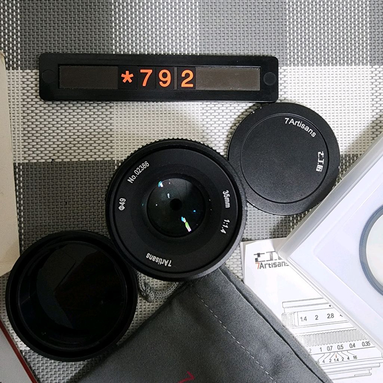 7아티산 35mm 1.4 단렌즈 박스품 이미지