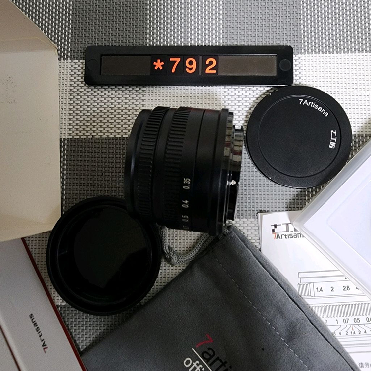 7아티산 35mm 1.4 단렌즈 박스품 이미지