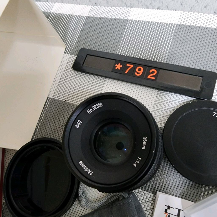 7아티산 35mm 1.4 단렌즈 박스품 이미지