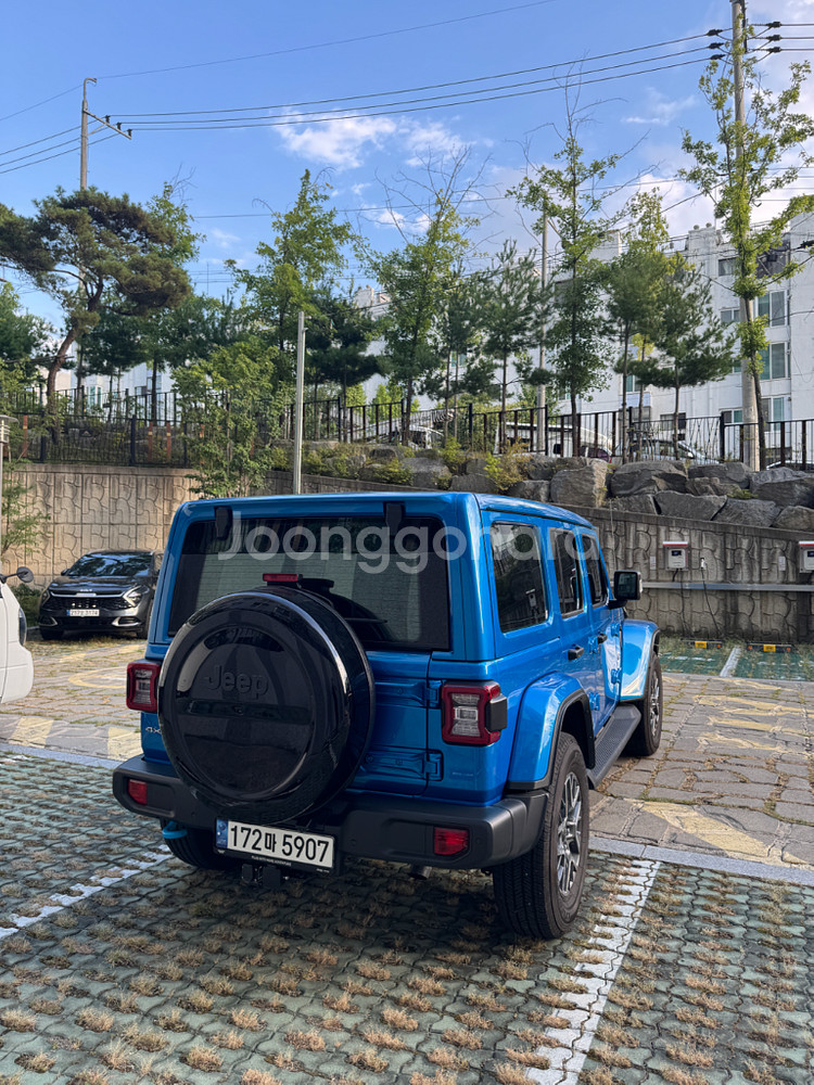 지프 랭글러 4xe 9600키로--3