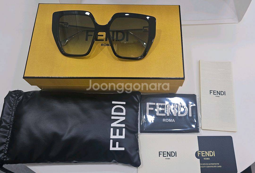 펜디 선글라스 FE40012U 새상품 팝니다--0