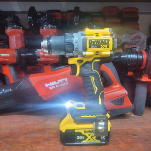 디월트충전드릴 DCD800. 3세대신형 S급전동드릴