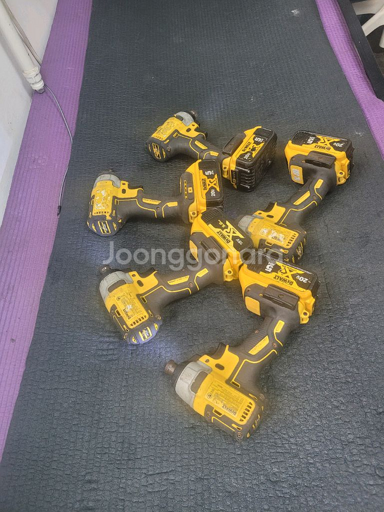 디월트충전임팩드라이버 배터리포함 개당가격 랜덤발송--5