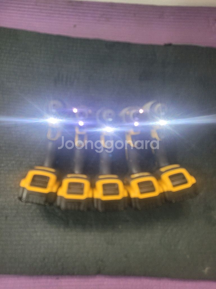 디월트충전임팩드라이버 배터리포함 개당가격 랜덤발송--7