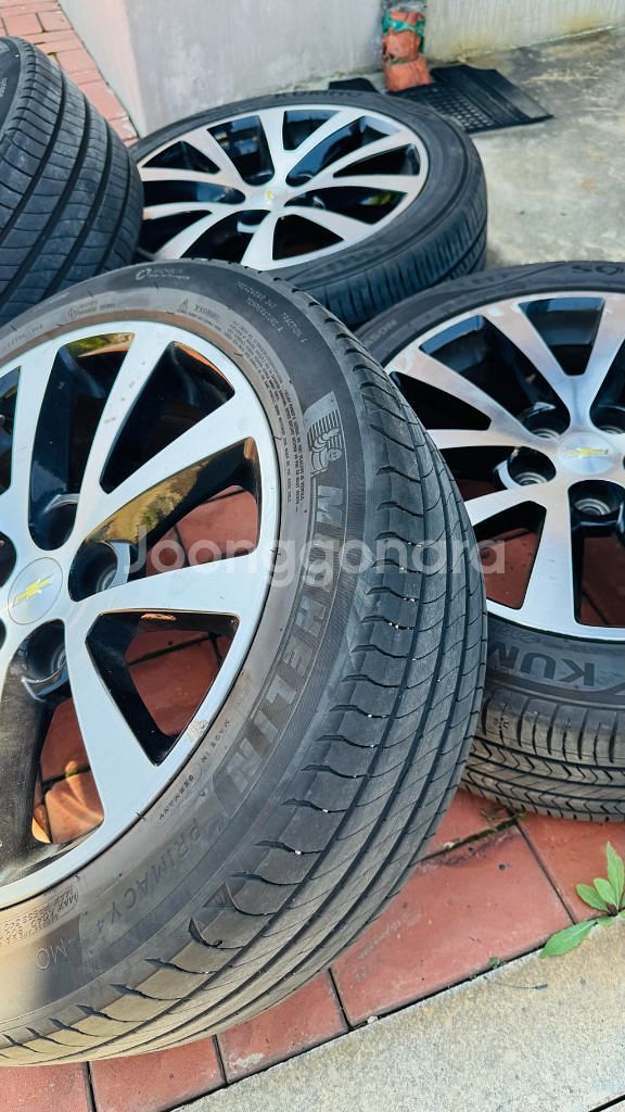 245/45 r18 말리부 순정 휠타이어 세트로 판매--1