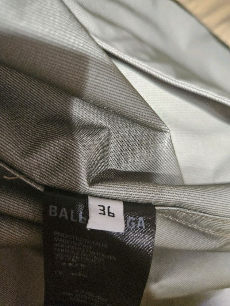 발렌시아가 바람막이 이미지