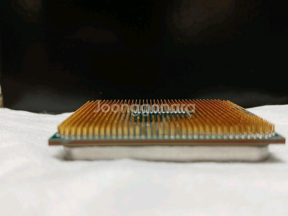 AMD Ryzen 7 2700X--1