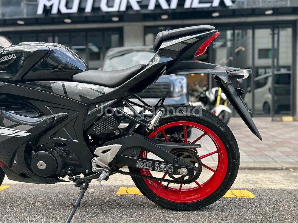 스즈키 GSX-R125 23년 1만km 깔끔한 검빨차량--4