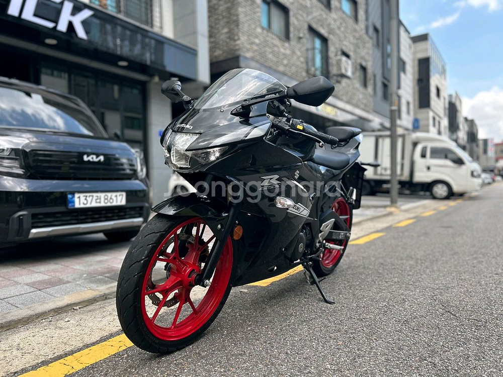 스즈키 GSX-R125 23년 1만km 깔끔한 검빨차량--5
