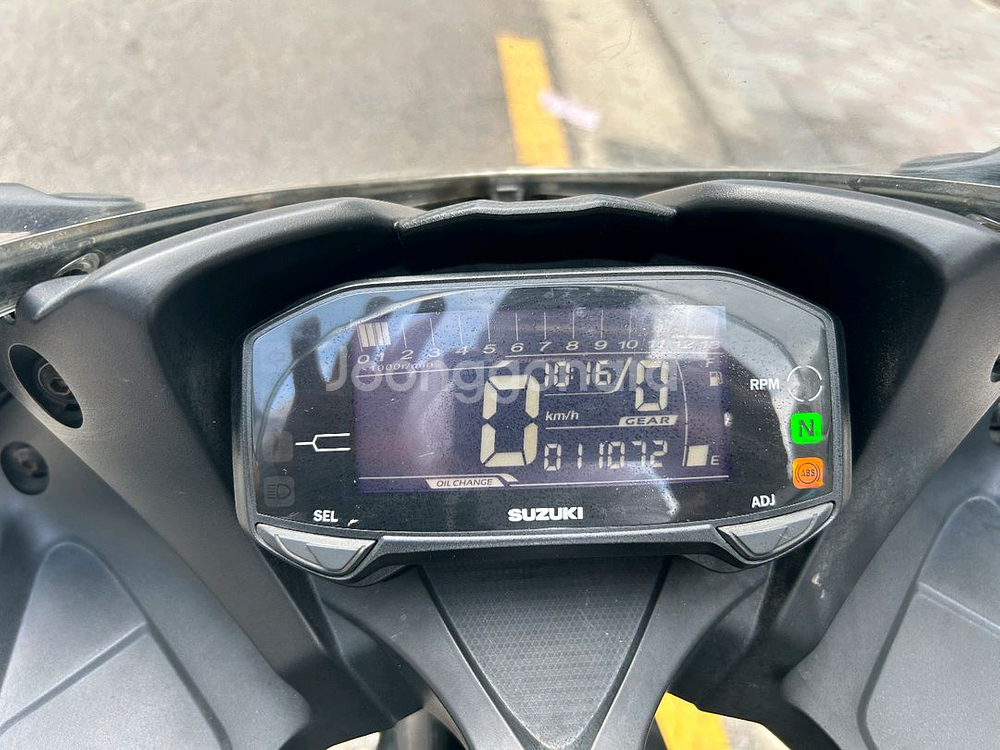 스즈키 GSX-R125 23년 1만km 깔끔한 검빨차량--9